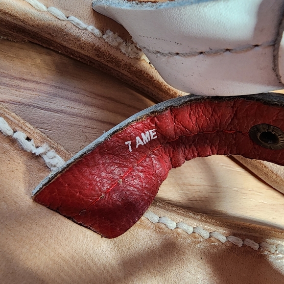 Freebird Size 7 White Leather Sandals with Star and Moon Cutouts - Picture 5 of 7